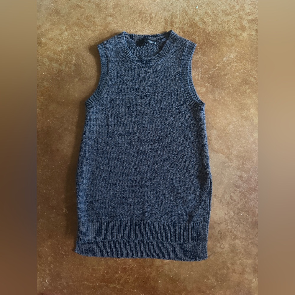 NWOT Italian Yarn Sleeveless Gray Sweater